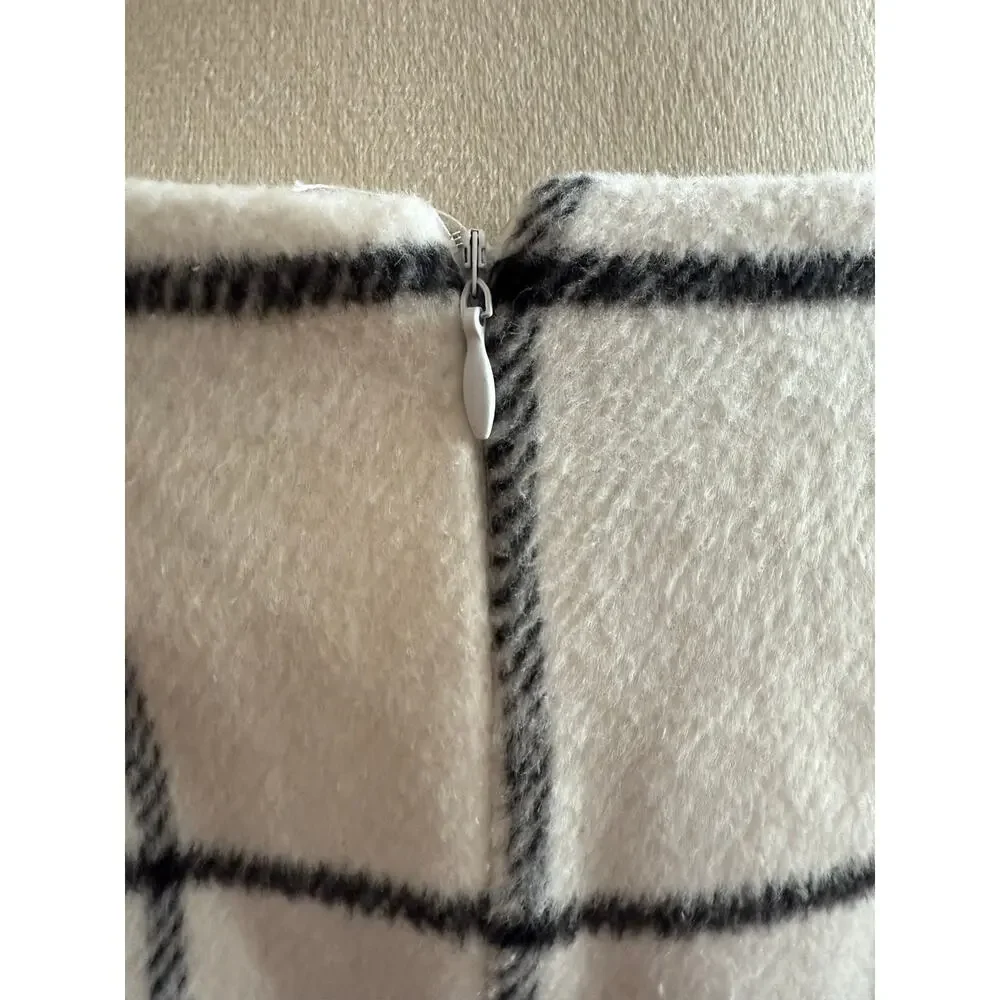 Lulus Skirt White Black Plaid NWT Size Large Cozy Minimalist Preppy